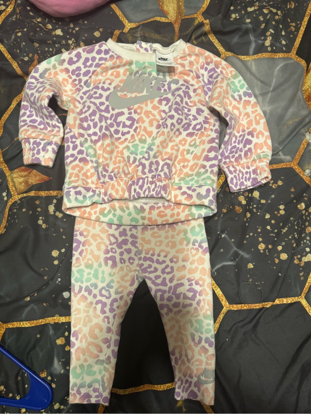 Nike Baby Girl 12M Pastel Rainbow Cheetah Leopard Sweatshirt & Leggings Set